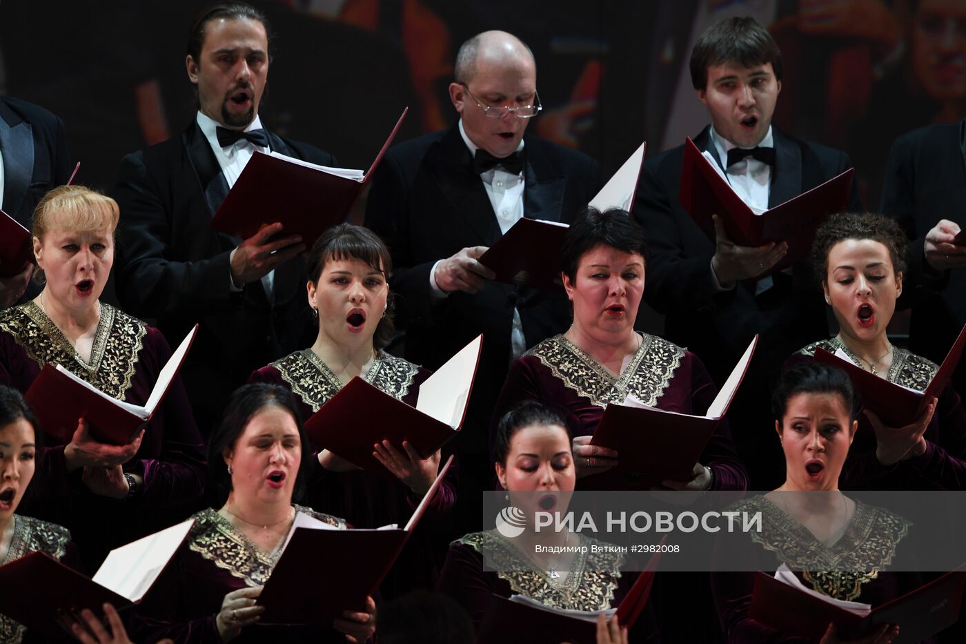 Юбилейный гала-концерт Госоркестра России и Госхора в Большом театре