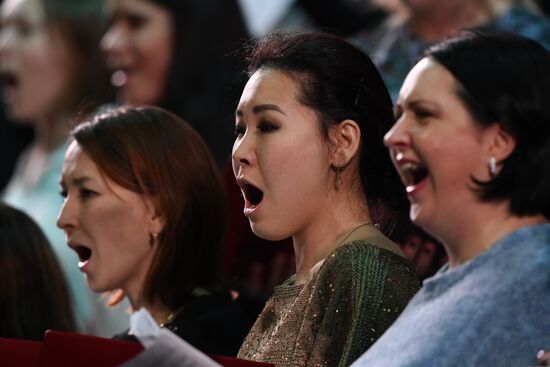 Юбилейный гала-концерт Госоркестра России и Госхора в Большом театре