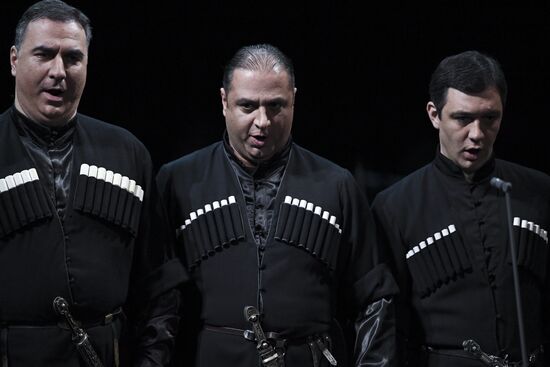 Юбилейный гала-концерт Госоркестра России и Госхора в Большом театре