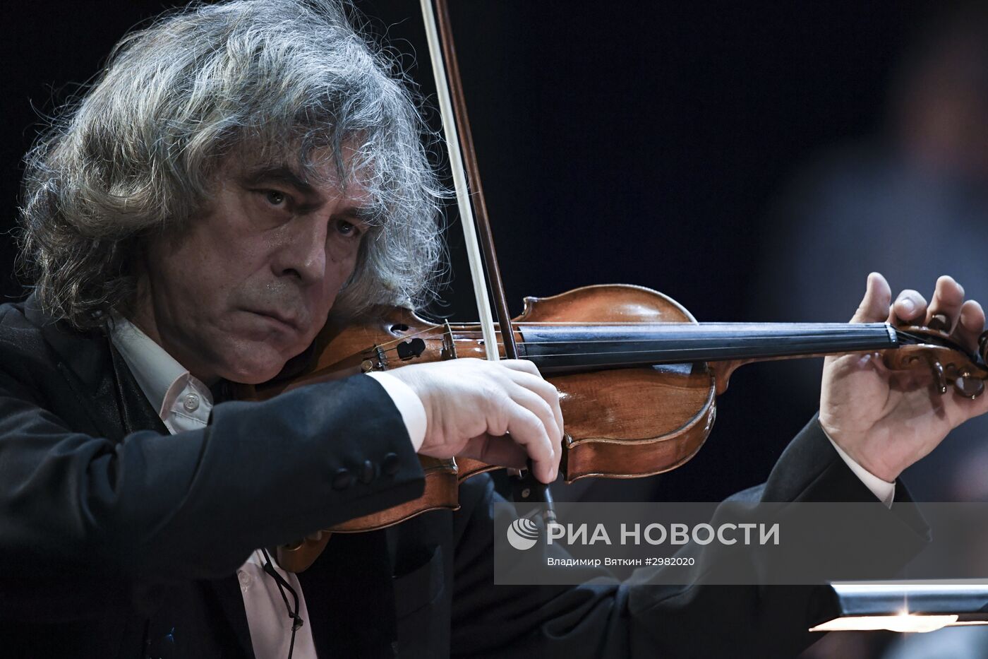 Юбилейный гала-концерт Госоркестра России и Госхора в Большом театре