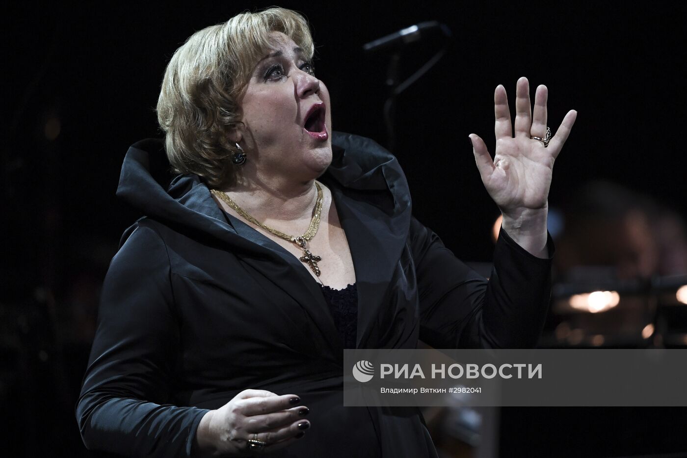 Юбилейный гала-концерт Госоркестра России и Госхора в Большом театре