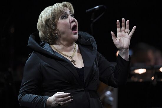 Юбилейный гала-концерт Госоркестра России и Госхора в Большом театре