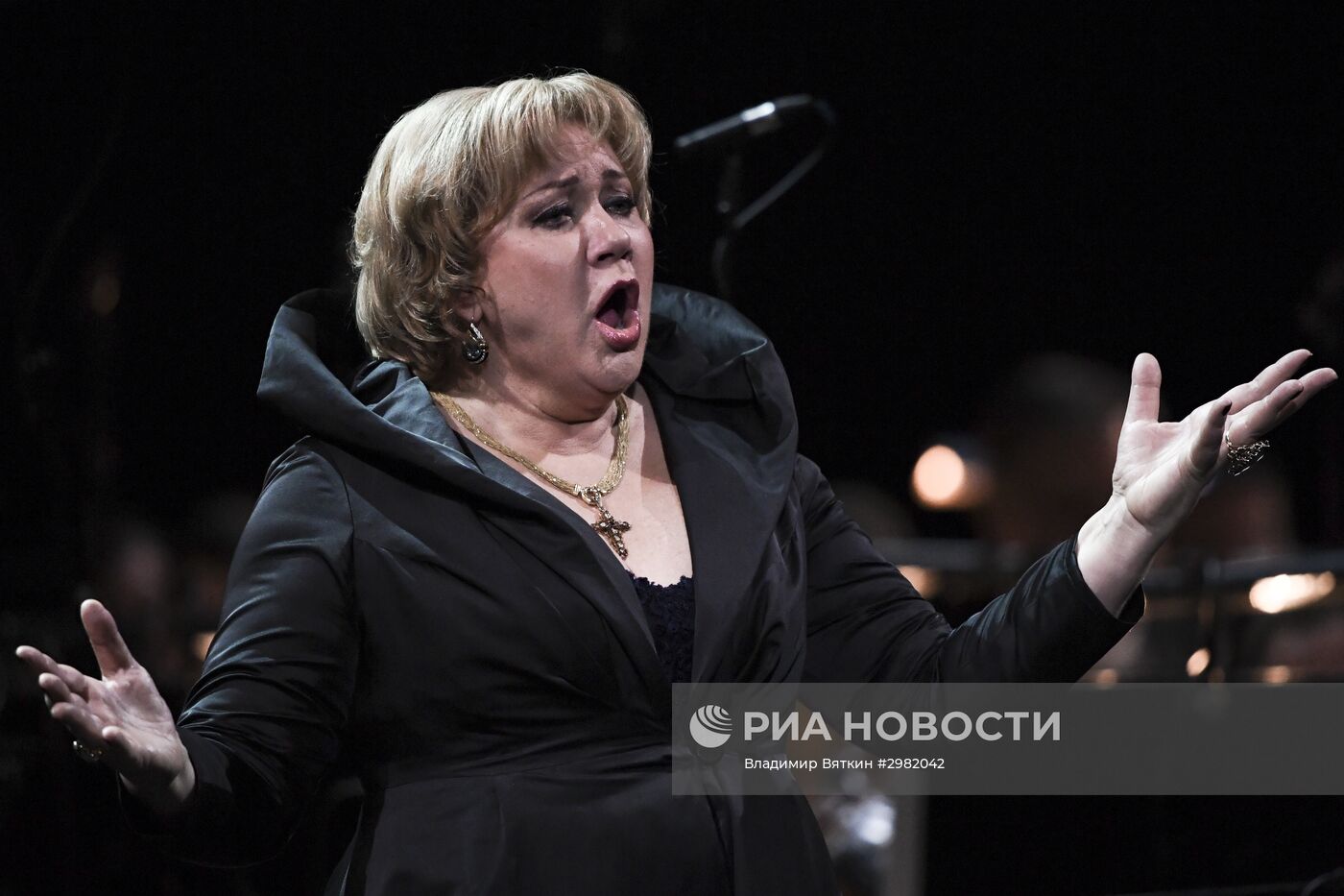 Юбилейный гала-концерт Госоркестра России и Госхора в Большом театре