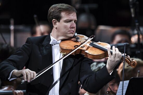 Юбилейный гала-концерт Госоркестра России и Госхора в Большом театре