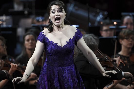 Юбилейный гала-концерт Госоркестра России и Госхора в Большом театре