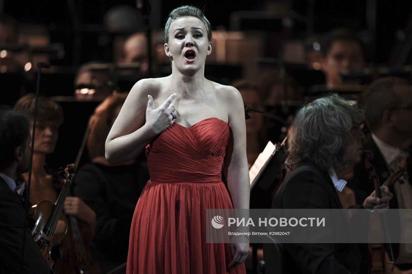 Юбилейный гала-концерт Госоркестра России и Госхора в Большом театре