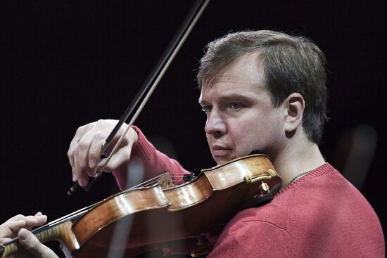 Юбилейный гала-концерт Госоркестра России и Госхора в Большом театре