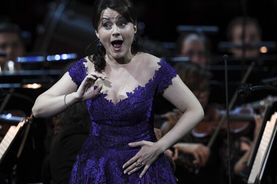 Юбилейный гала-концерт Госоркестра России и Госхора в Большом театре