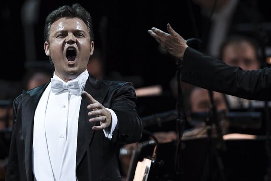 Юбилейный гала-концерт Госоркестра России и Госхора в Большом театре