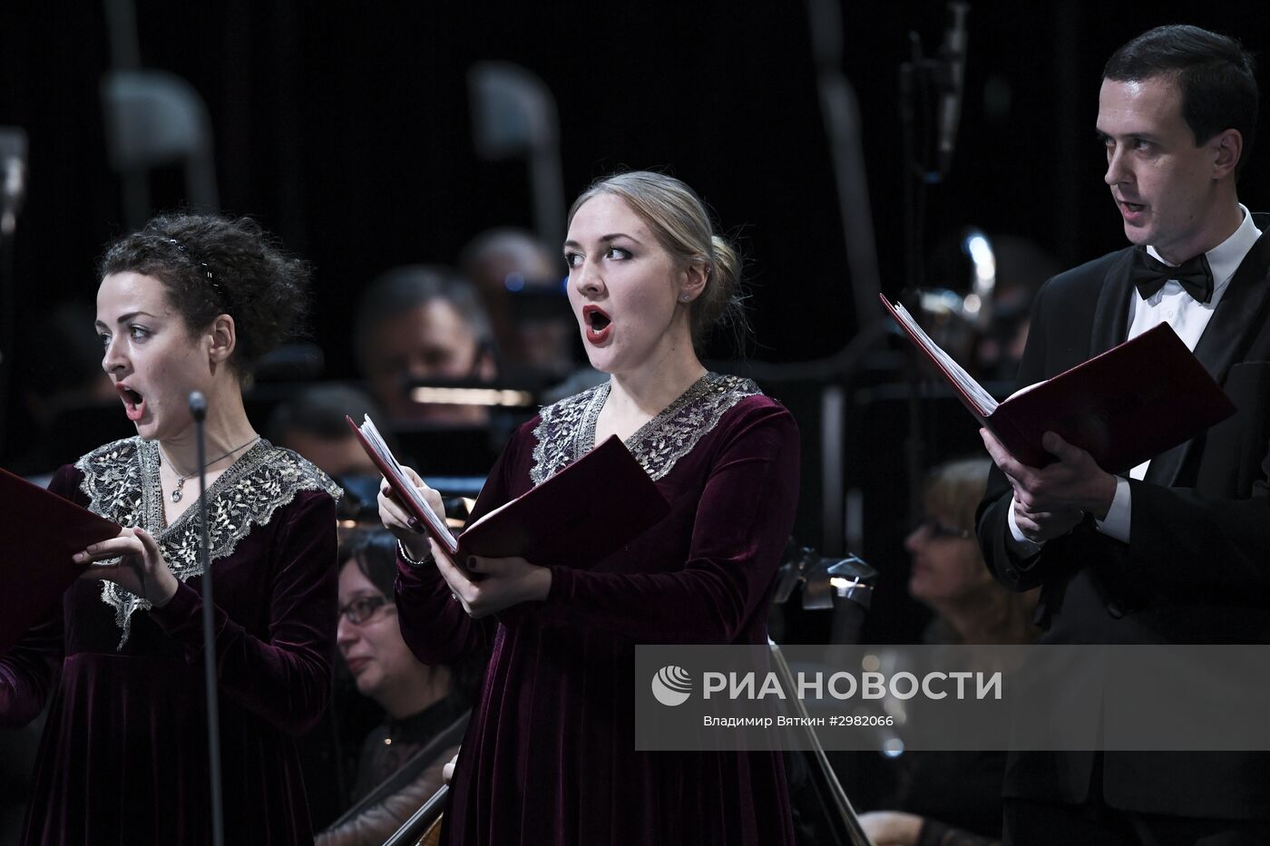 Юбилейный гала-концерт Госоркестра России и Госхора в Большом театре