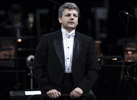 Юбилейный гала-концерт Госоркестра России и Госхора в Большом театре