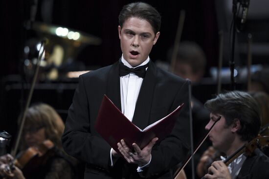 Юбилейный гала-концерт Госоркестра России и Госхора в Большом театре