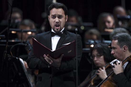 Юбилейный гала-концерт Госоркестра России и Госхора в Большом театре