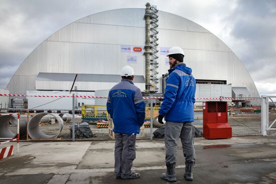 Завершается сооружение нового укрытия над четвертым энергоблоком Чернобыльской АЭС