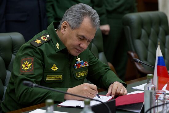 Министры обороны РФ и Таджикистана подписали план сотрудничества на 2017 год