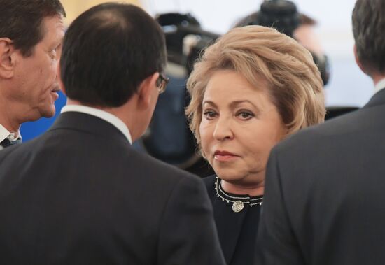 Ежегодное послание президента РФ В. Путина Федеральному Собранию