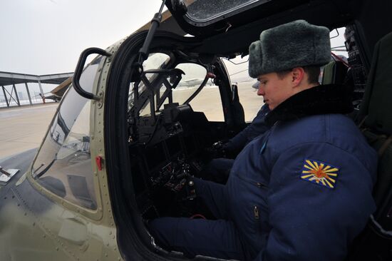 Передача новых ударных вертолетов Ка-52 личному составу вертолетного полка ЮВО в Краснодарском крае