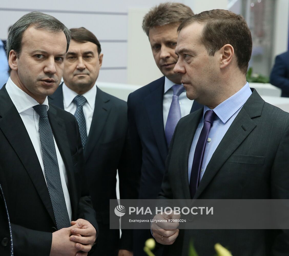 Премьер-министр РФ Д. Медведев посетил X Международную выставку "Транспорт России"