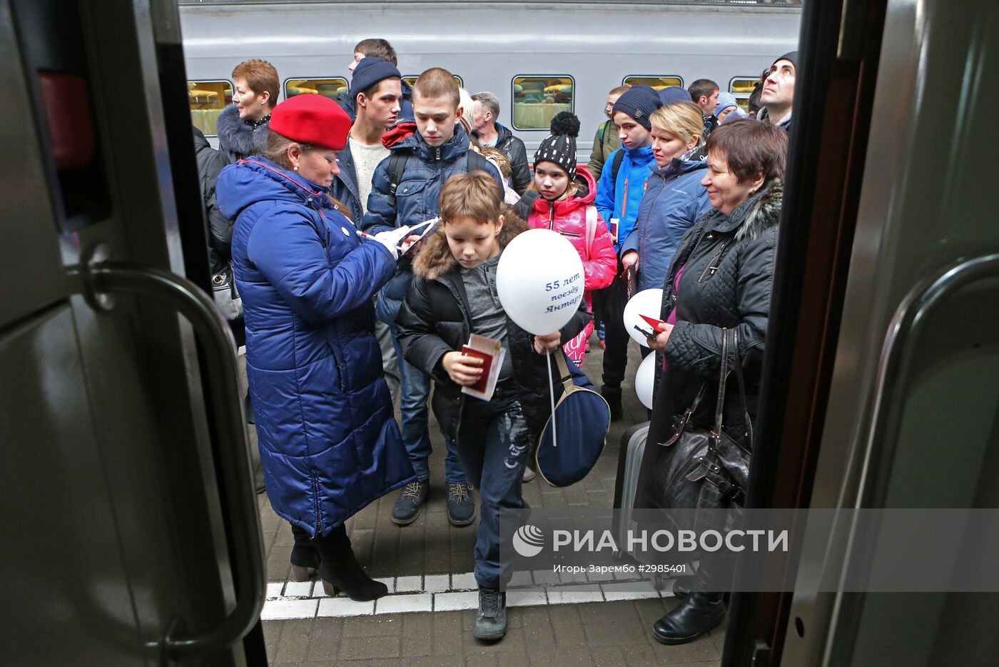 Торжественные мероприятия в честь 55-летия фирменного поезда "Янтарь" в Калининграде