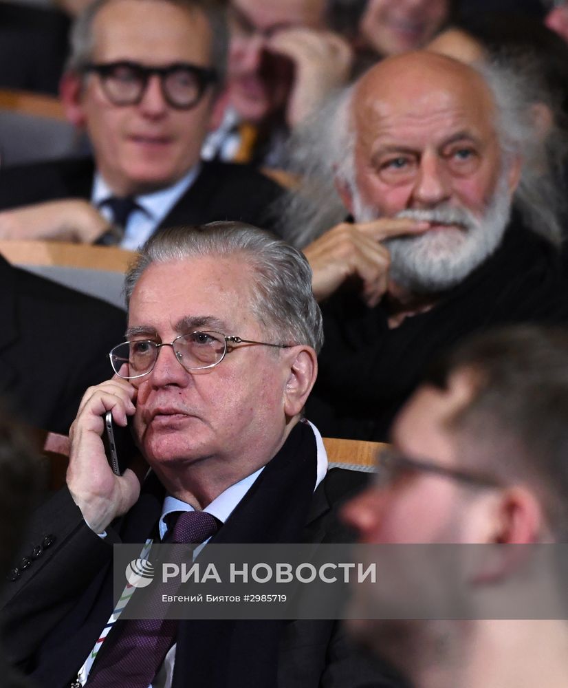 Рабочая поездка президента РФ В. Путина в Санкт-Петербург