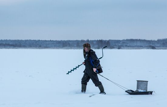 Зимняя рыбалка в Карелии