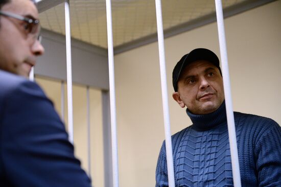 Рассмотрение вопроса о продлении срока содержания под стражей Е. Панова и А. Захтея