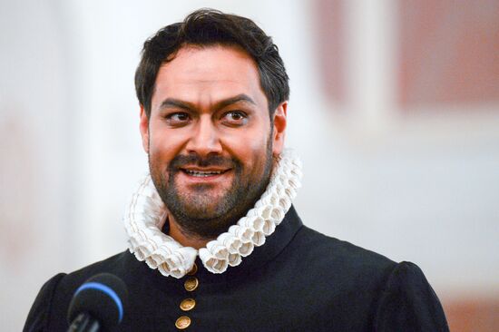 Брифинг актеров оперы "Дон Карлос"