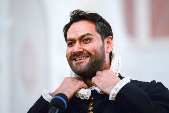 Брифинг актеров оперы "Дон Карлос"