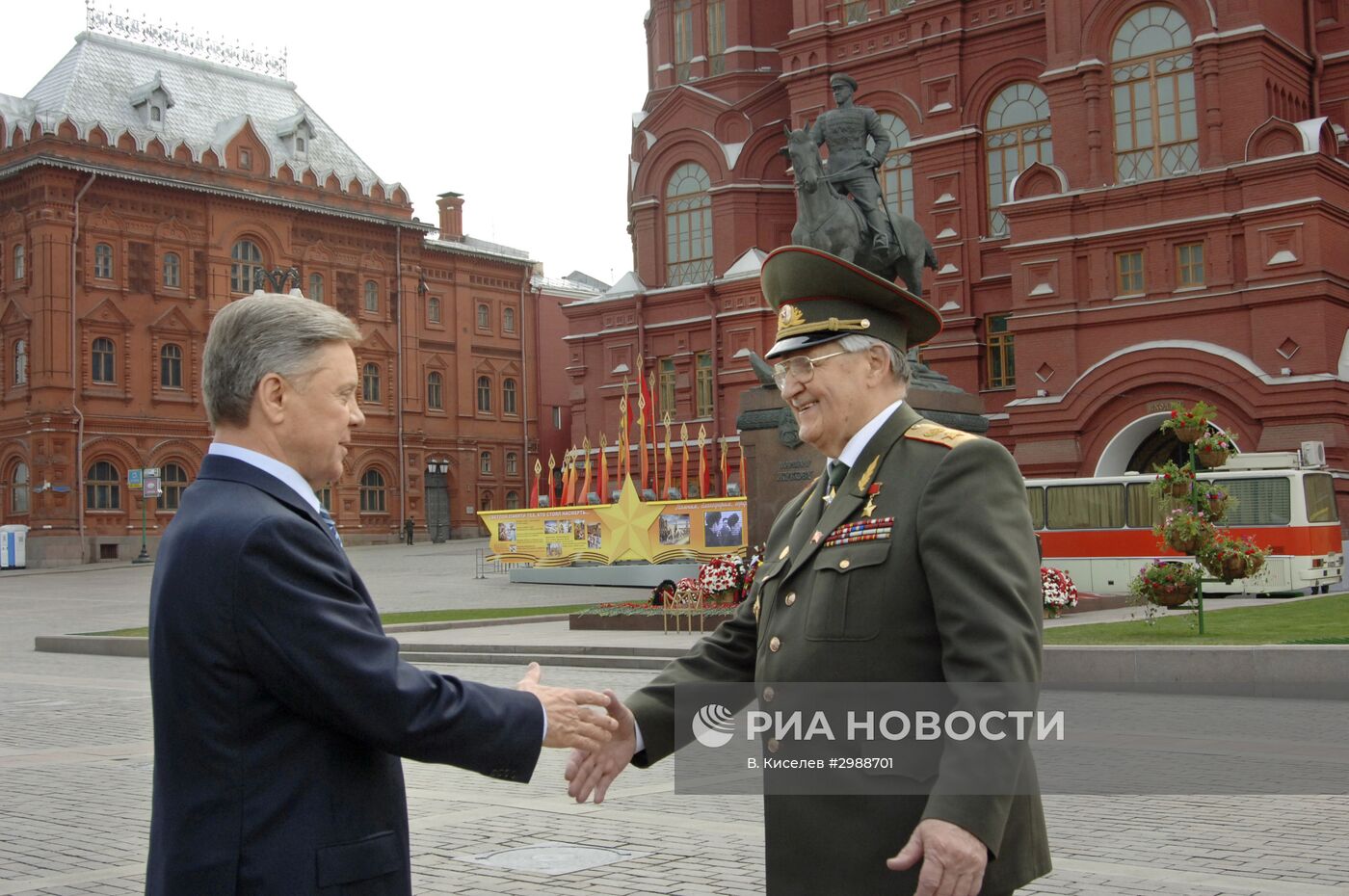 Встреча Б.Громова и В.Варенникова
