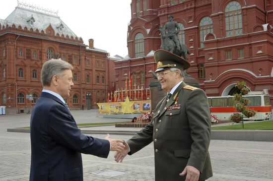 Встреча Б.Громова и В.Варенникова