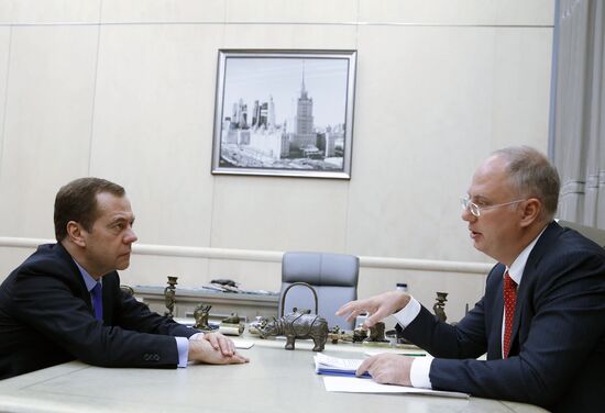 Премьер-министр РФ Д. Медведев встретился с главой Российского фонда прямых инвестиций К. Дмитриевым