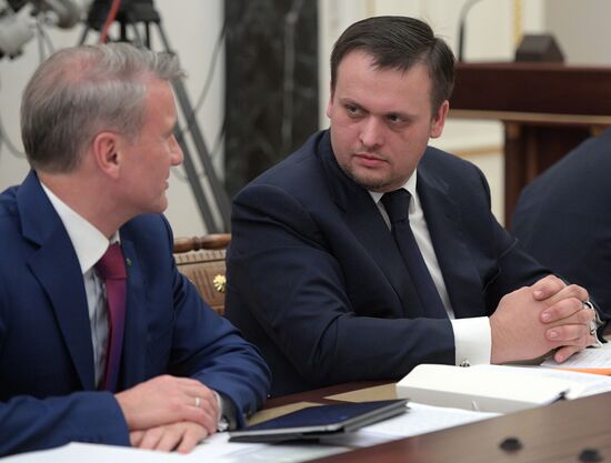 Президент РФ В.Путин провел заседание совета Агентства стратегических инициатив