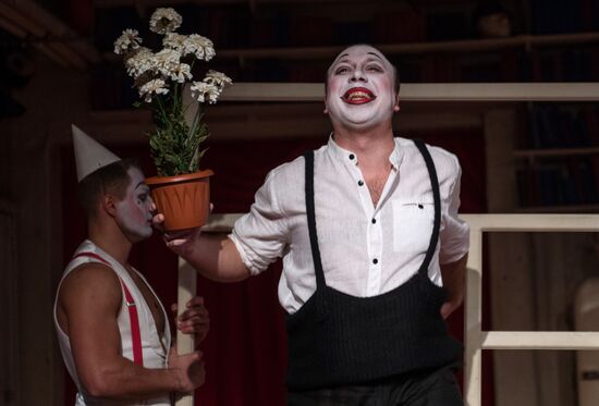 Показ премьерного спектакля "Диссидент"