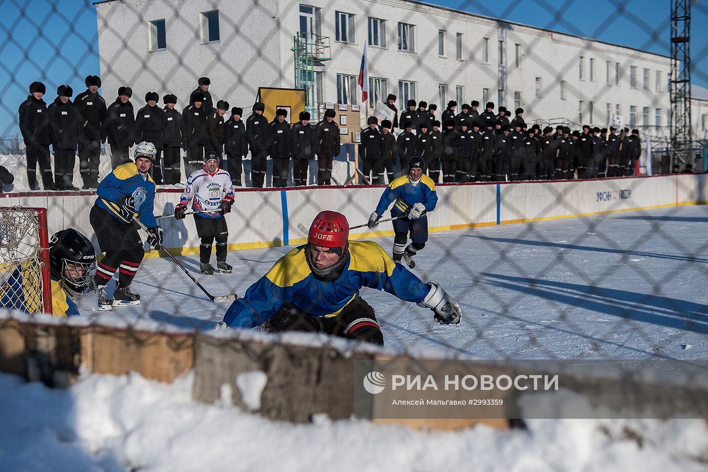 Хоккей в исправительной колонии Омска