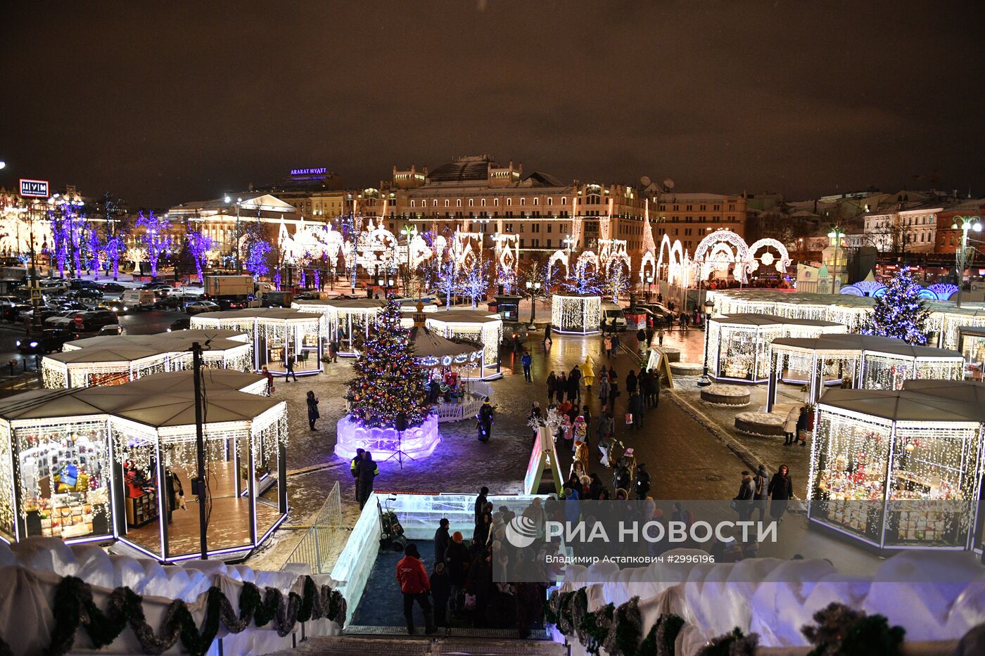 Открытие московского фестиваля "Путешествие в Рождество"