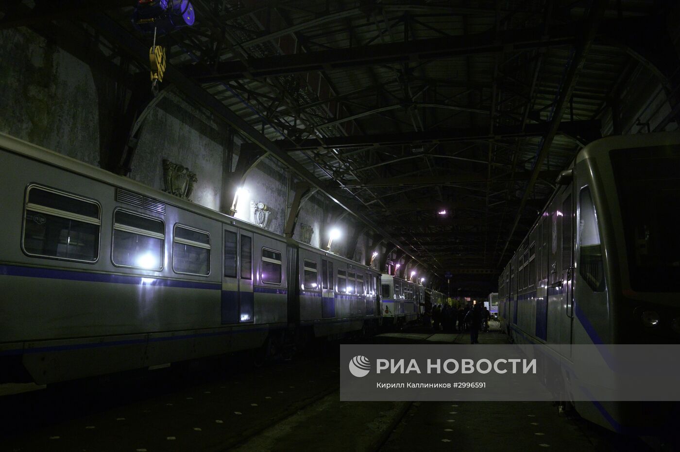 Ночь в метро на ретросоставе "От Измайлово до Киевской"