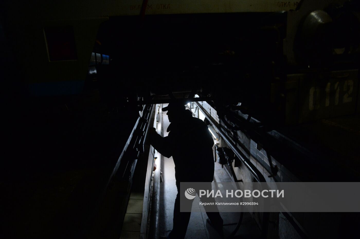 Ночь в метро на ретросоставе "От Измайлово до Киевской"