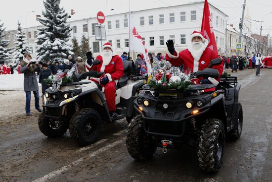 Праздник "Нашествие Дедов Морозов" в Рыбинске