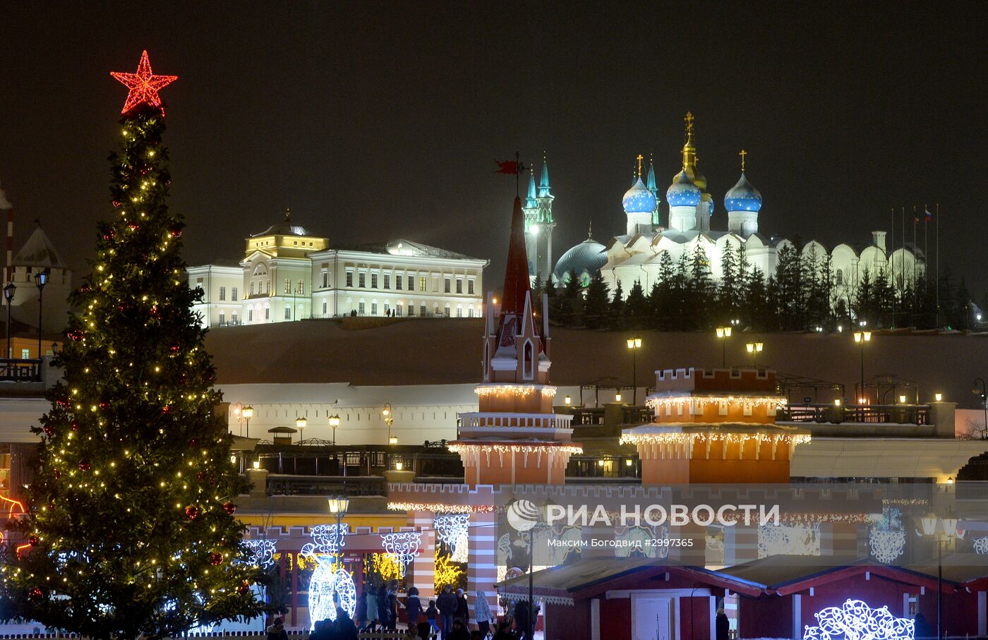 Открытие новогодней Кремлевской набережной в Казани