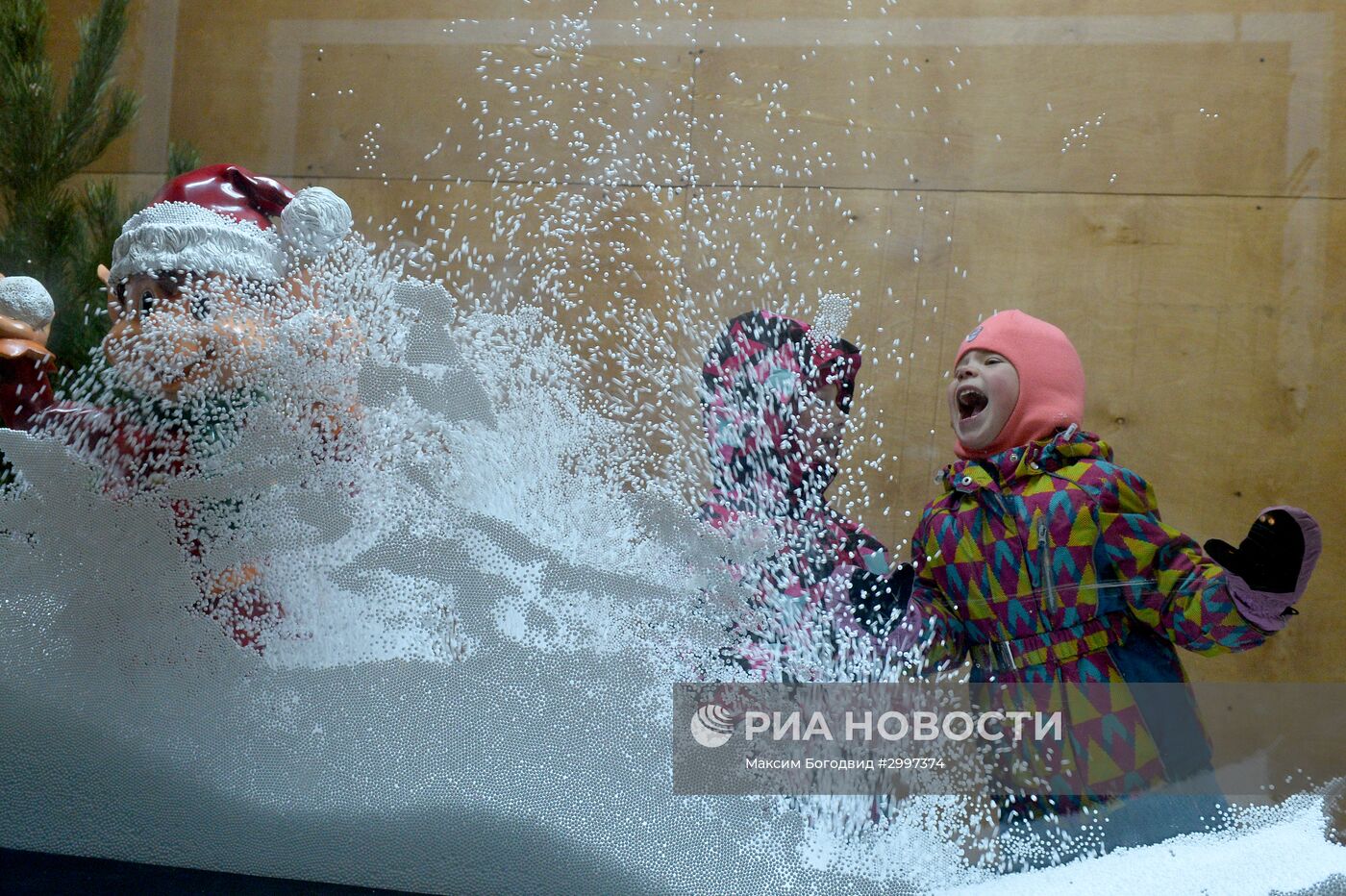 Открытие новогодней Кремлевской набережной в Казани