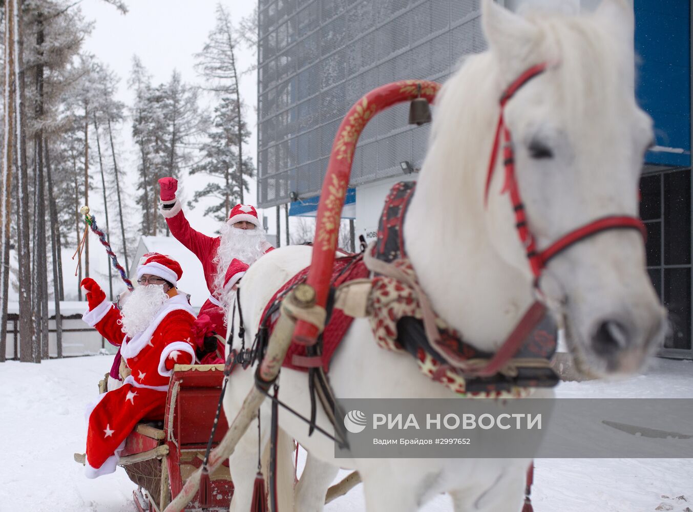 Парад Дедов Морозов в Уфе