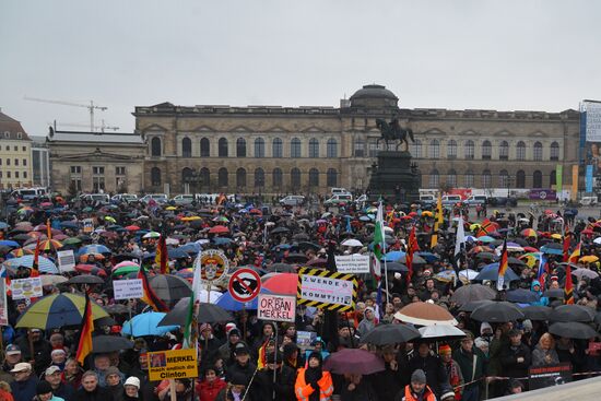 Акция движения PEGIDA в Дрездене