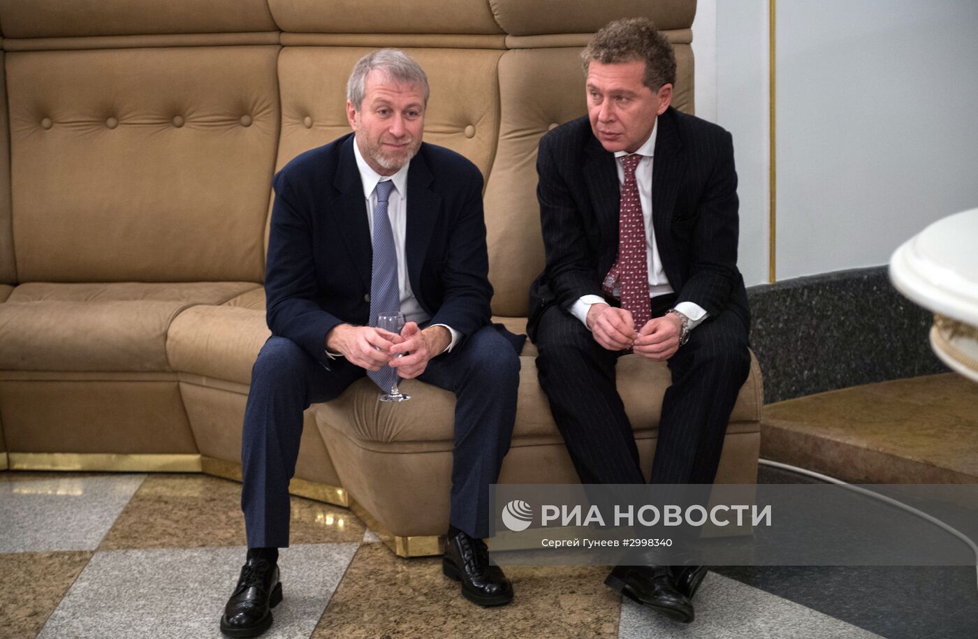 Президент РФ В. Путин провел встречу с представителями российских деловых кругов