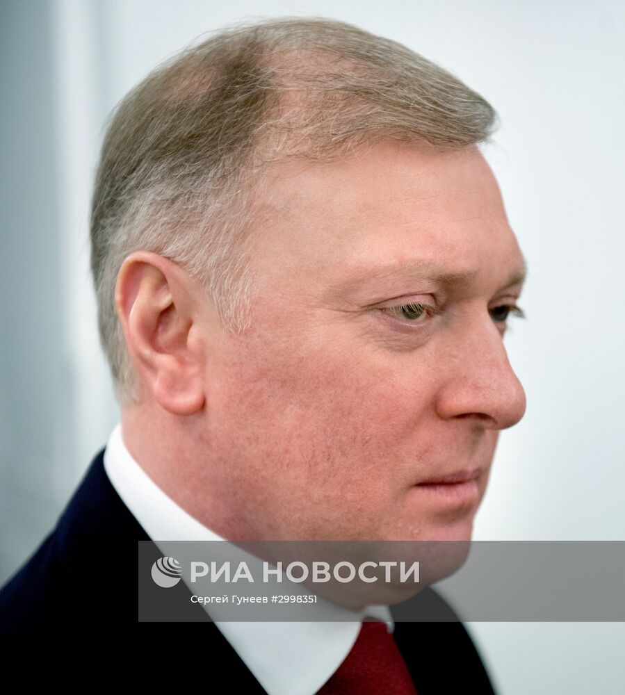 Президент РФ В. Путин провел встречу с представителями российских деловых кругов