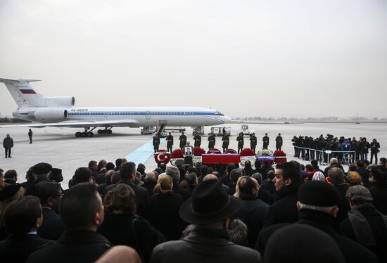 Прощание с российским послом А. Карловым в аэропорту Анкары