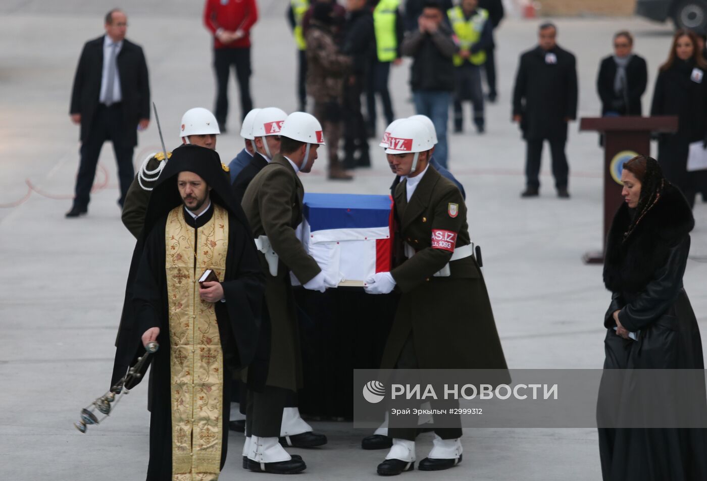 Прощание с российским послом А. Карловым в аэропорту Анкары