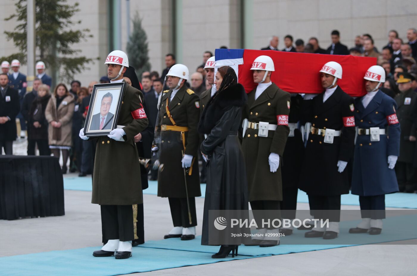 Прощание с российским послом А. Карловым в аэропорту Анкары