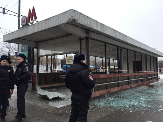 Взрыв газового баллона в переходе у станции метро "Коломенская" в Москве