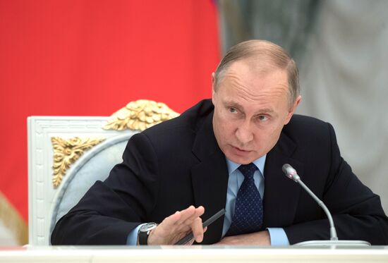 Встреча президента РФ В. Путина с руководством Совета Федерации РФ и Государственной Думы РФ