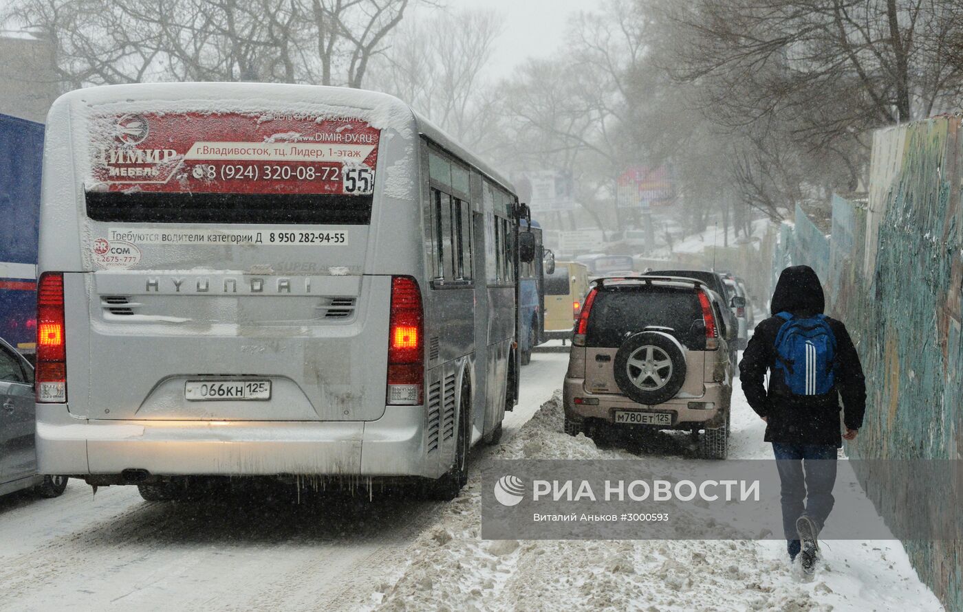 Снегопад во Владивостоке